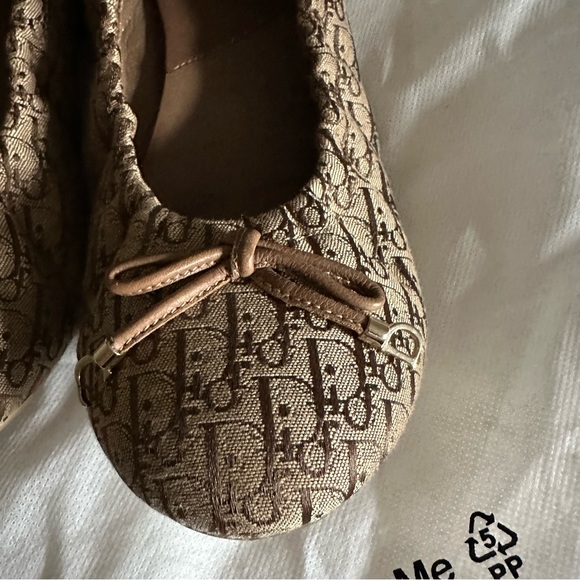 Dior Logo Flats - Picture 2 of 9